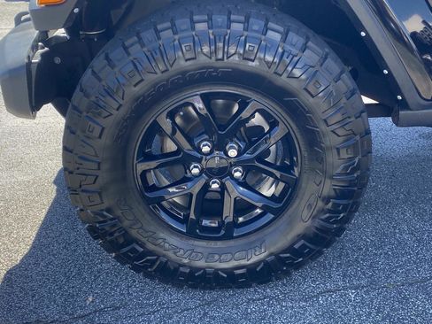 Certified 2022 Jeep Gladiator Sport image 10