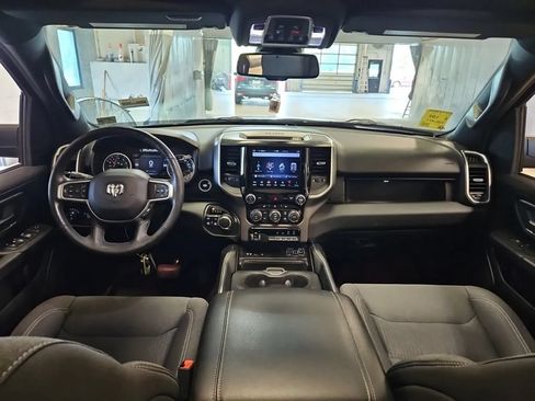 Used 2019 RAM 1500 Big Horn AWD/4WD image 5