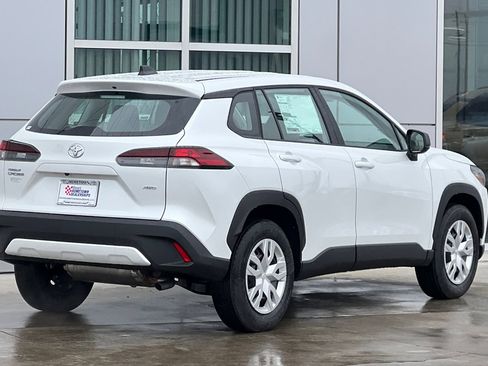 New 2026 Toyota Corolla Cross L image 4