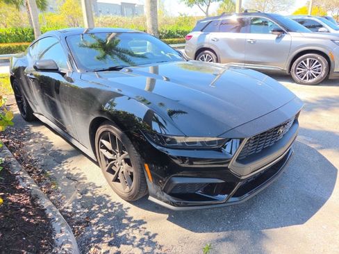 Used 2025 Ford Mustang Premium image 2