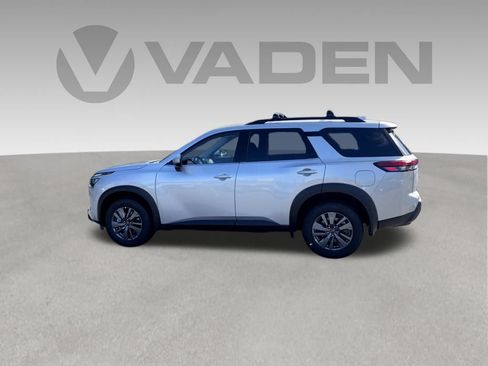 Certified 2025 Nissan Pathfinder SV w/ SV Premium Package FWD image 39