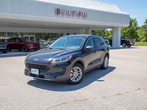 Used 2022 Ford Escape SE w/ Convenience Package AWD/4WD image 2
