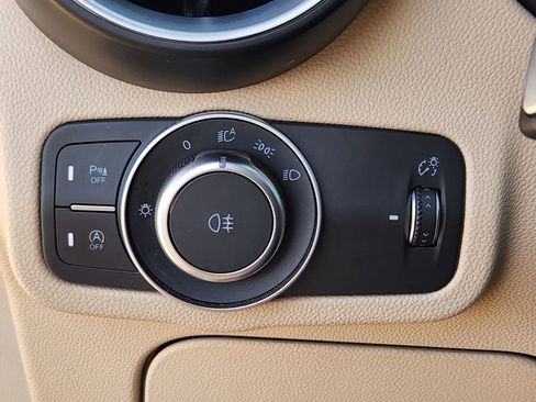 Used 2019 Alfa Romeo Stelvio Ti Lusso w/ Quick Order Package 22X Lusso image 11