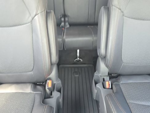 Used 2025 Toyota Sienna Platinum AWD/4WD image 10