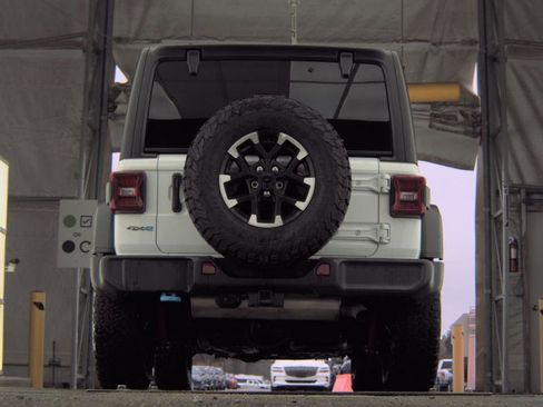 Used 2025 Jeep Wrangler Unlimited Rubicon 4xe w/ Convenience Group image 3