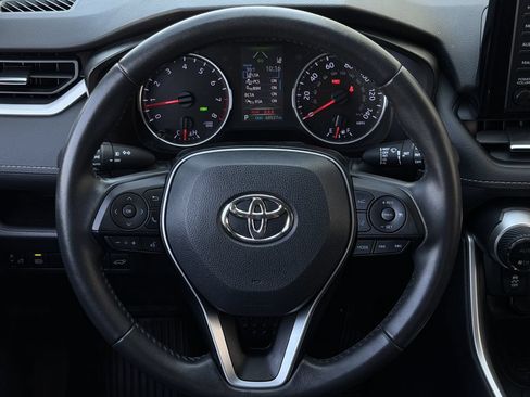 Used 2019 Toyota RAV4 XLE Premium FWD image 13