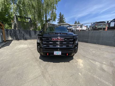 Used 2024 GMC Sierra 2500 AT4 w/ AT4 Premium Plus Package AWD/4WD image 9