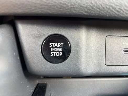 Used 2024 Nissan Rogue SV AWD/4WD image 31