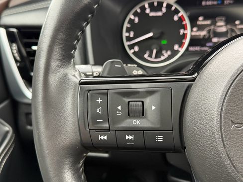 Used 2022 Nissan Rogue SV w/ SV Premium Package image 28