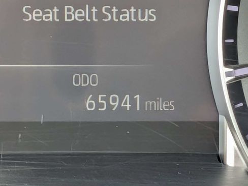 Used 2023 Toyota Highlander XLE FWD image 29