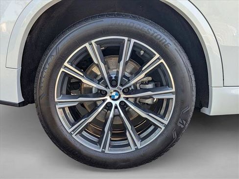 Used 2024 BMW X5 xDrive40i w/ M Sport Package AWD/4WD image 23