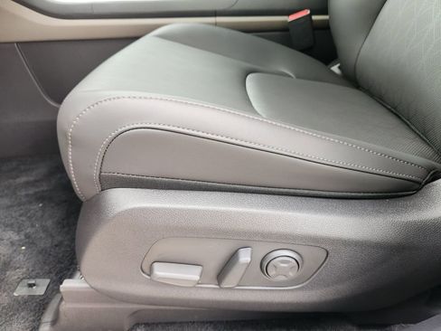 New 2026 Kia Carnival EX FWD image 19