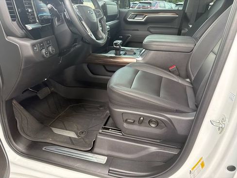 Used 2025 Chevrolet Silverado 1500 RST w/ Redline Edition AWD/4WD image 9