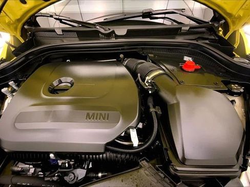 Certified 2025 MINI Cooper S image 9