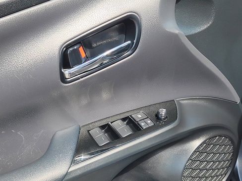Used 2020 Toyota Prius LE AWD/4WD image 7