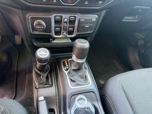 Used 2020 Jeep Gladiator Sport w/ Quick Order Package 24S AWD/4WD image 9