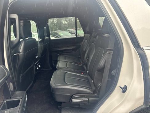 Used 2019 Ford Expedition Limited w/ Equipment Group 302A AWD/4WD image 37