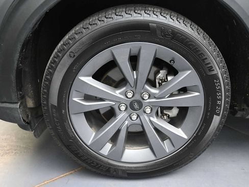 Used 2025 Ford Explorer Active w/ Active Comfort Package AWD/4WD image 5