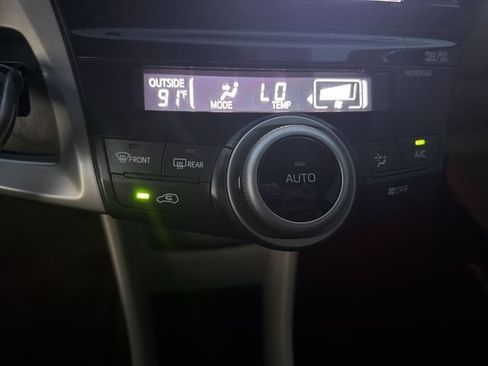 Used 2015 Toyota Prius V Four FWD image 22