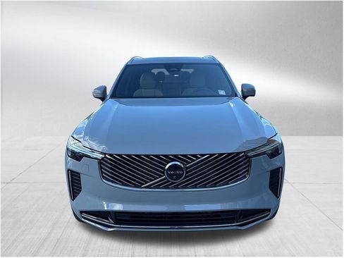 New 2026 Volvo XC90 B6 Plus w/ Protection Package Premier image 2