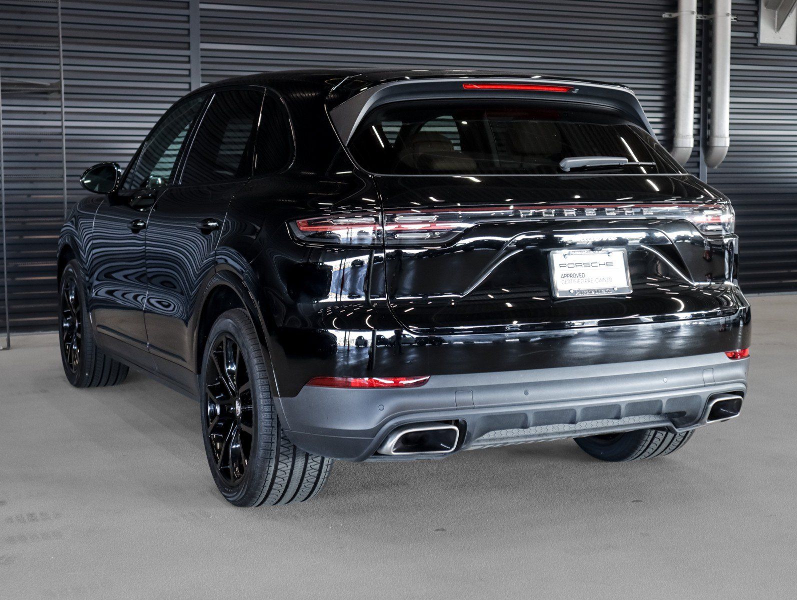 Certified 2022 Porsche Cayenne AWD/4WD image 3