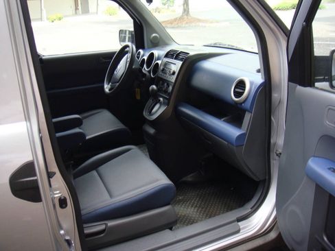 Used 2004 Honda Element EX image 11