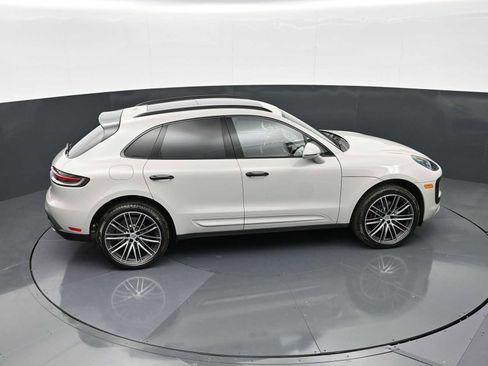 New 2026 Porsche Macan AWD/4WD image 33