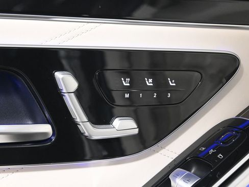 Used 2023 Mercedes-Benz Maybach S 680 4MATIC image 29