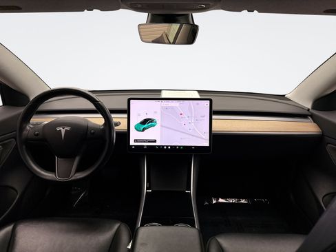 Used 2019 Tesla Model 3 Standard Range image 13