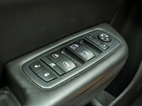 Used 2017 Chrysler 200 Limited Platinum FWD image 24