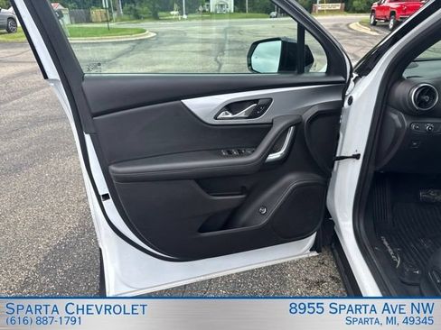 Used 2020 Chevrolet Blazer LT FWD image 11