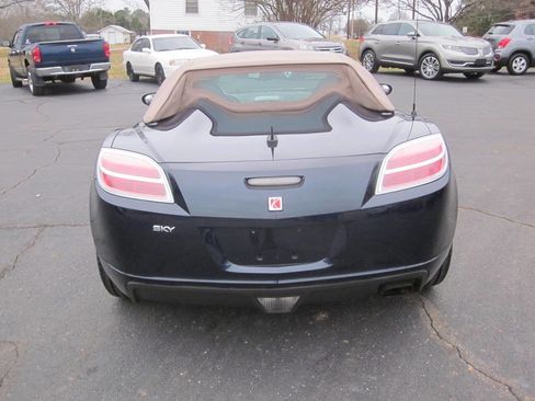 Used 2008 Saturn Sky Base 2dr Convertible w/ Premium Trim Package image 7