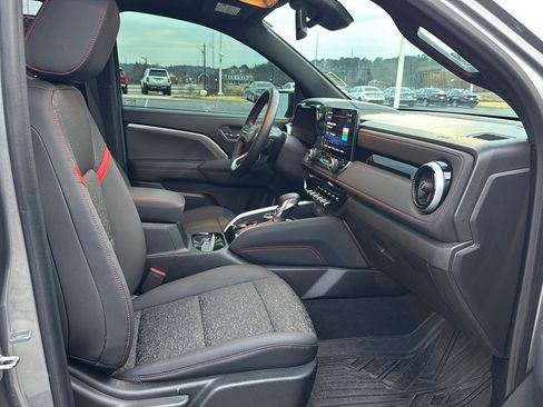 Used 2023 Chevrolet Colorado Z71 w/ Z71 Convenience Package 2 image 10