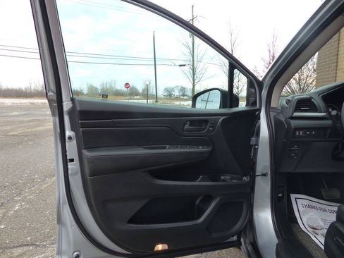 Used 2025 Honda Odyssey EX-L image 19
