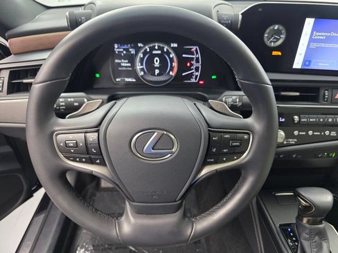 Used 2025 Lexus ES 350 w/ Premium Package FWD image 18