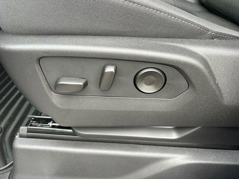 New 2025 GMC Sierra 1500 Elevation image 26