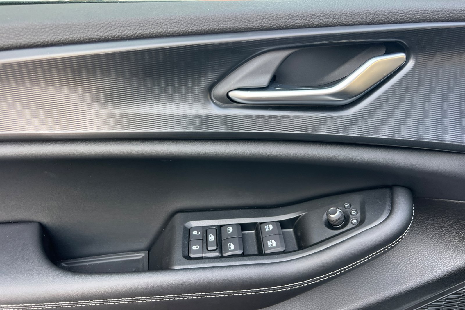 New 2026 Jeep Grand Cherokee Laredo X AWD/4WD image 14