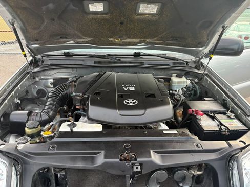 Used 2006 Toyota 4Runner SR5 AWD/4WD image 18