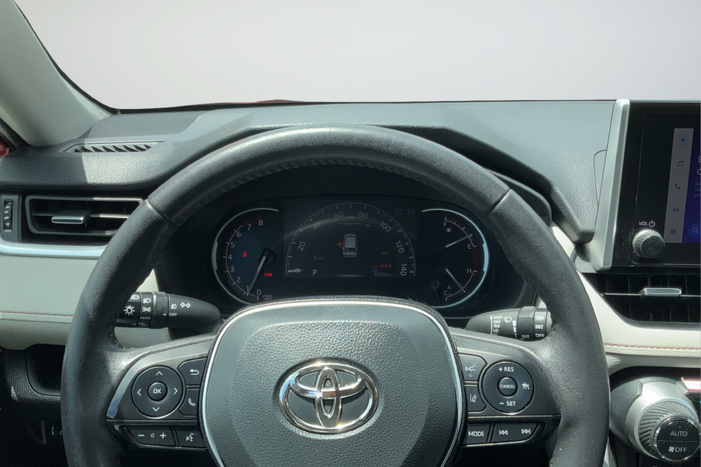 Used 2025 Toyota RAV4 XLE Premium FWD image 13