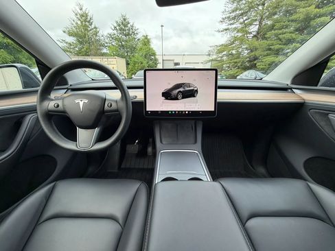 Used 2023 Tesla Model Y Long Range AWD/4WD image 2
