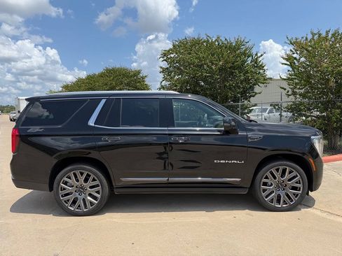 Used 2026 GMC Yukon Denali Ultimate w/ LPO, Floor Liner Package AWD/4WD image 8