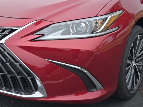 New 2025 Lexus ES 350 w/ Premium Package image 6