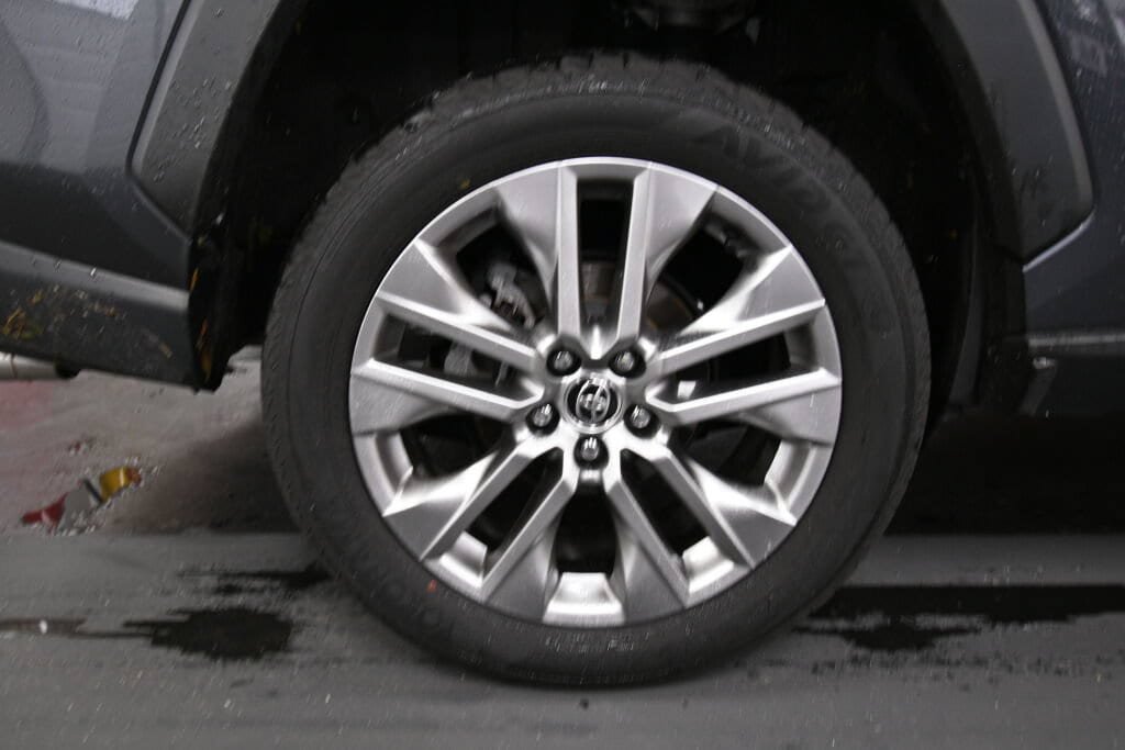 Used 2023 Toyota RAV4 XLE Premium AWD/4WD image 32