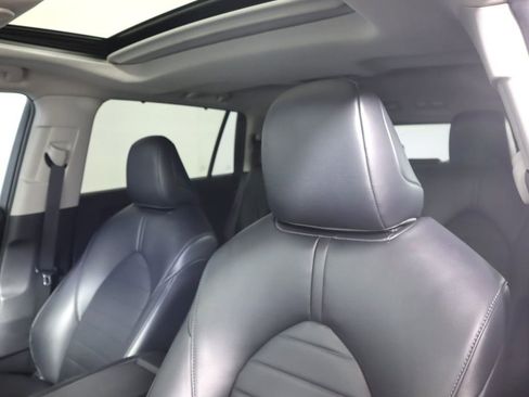 Used 2023 Toyota Highlander XLE image 23