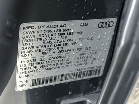 Used 2025 Audi Q5 Premium w/ Convenience Package image 29