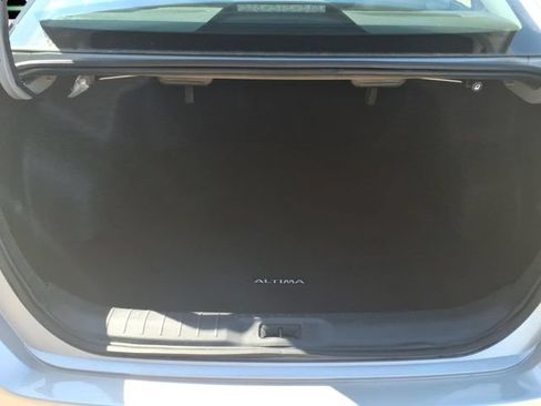 Used 2024 Nissan Altima 2.5 SV FWD image 27