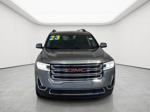 Used 2023 GMC Acadia SLT w/ LPO, Floor Liner Package FWD image 2