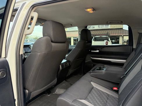 Used 2015 Toyota Tundra SR5 w/ SR5 Upgrade Package RWD image 17
