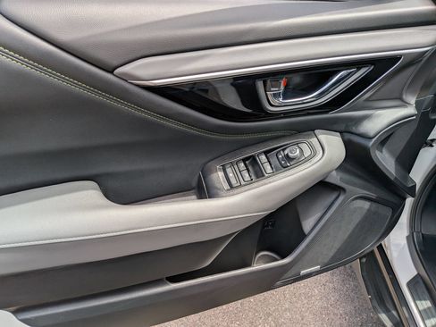 Certified 2025 Subaru Outback Onyx Edition AWD/4WD image 8