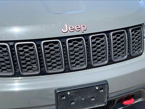 Used 2019 Jeep Grand Cherokee Trailhawk w/ Trailhawk Luxury Group AWD/4WD image 22
